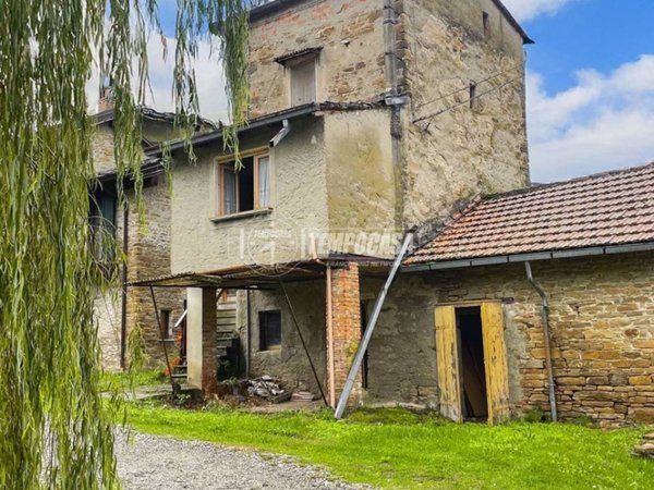 casa indipendente in vendita a Bettola