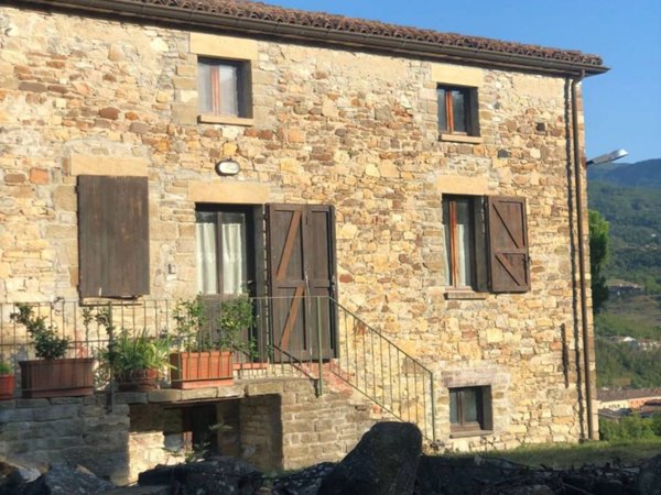 casa indipendente in vendita a Bettola
