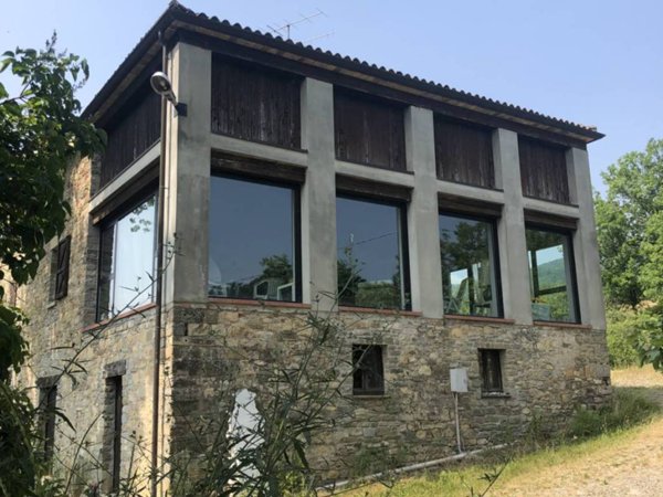 casa indipendente in vendita a Bettola