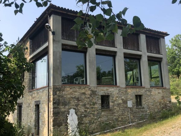 casa indipendente in vendita a Bettola