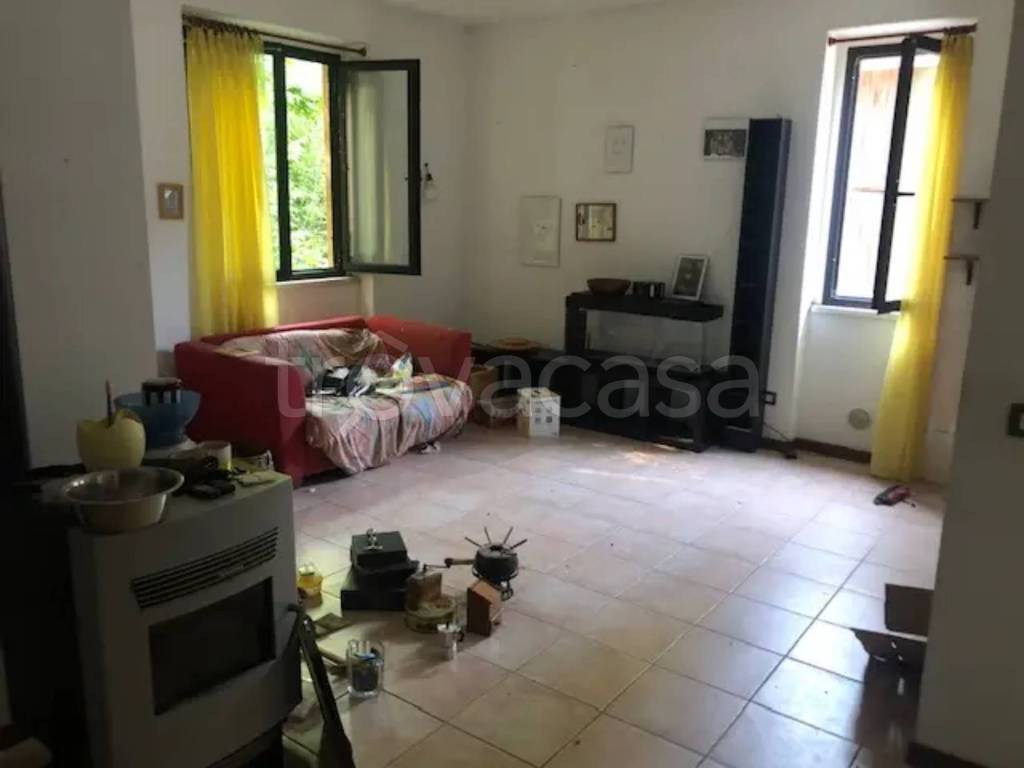 casa indipendente in vendita a Bettola