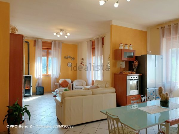 casa indipendente in vendita a Bettola