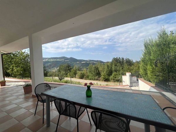 casa indipendente in vendita a Bettola