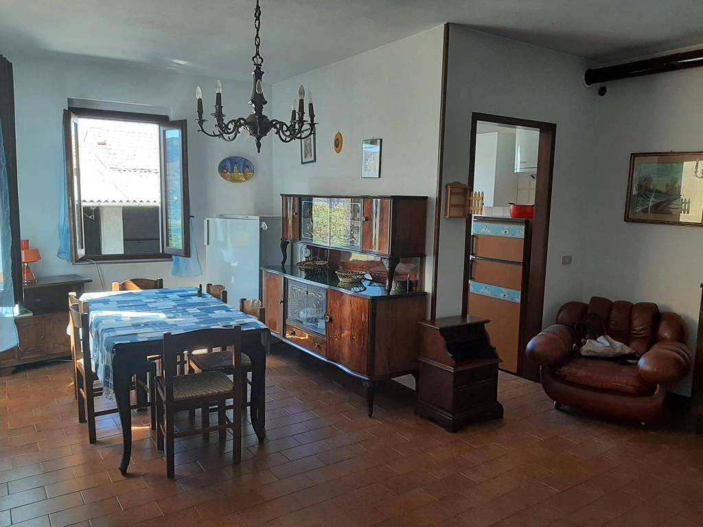 casa indipendente in vendita a Bettola