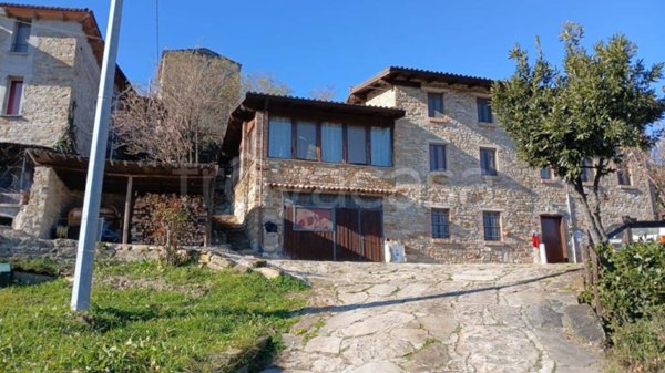 casa indipendente in vendita a Bettola in zona Padri