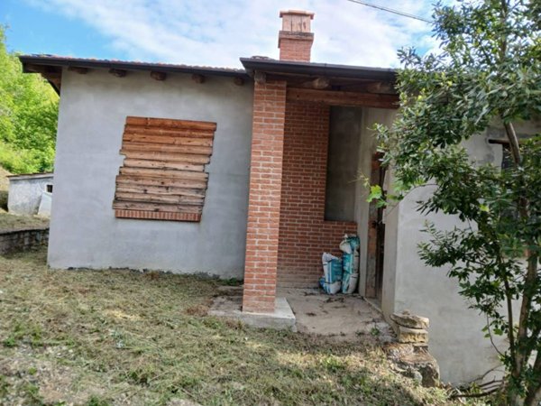 casa indipendente in vendita a Bettola