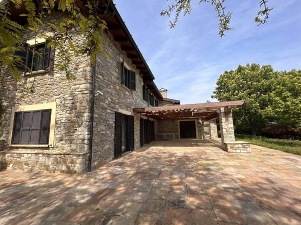 casa indipendente in vendita a Bettola