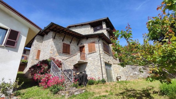 casa indipendente in vendita a Bettola