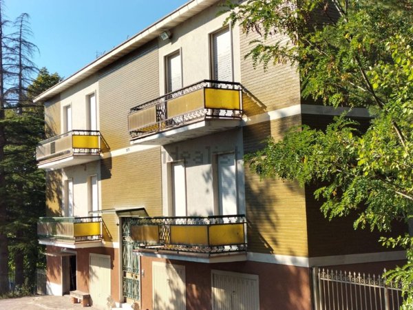 casa indipendente in vendita a Bettola