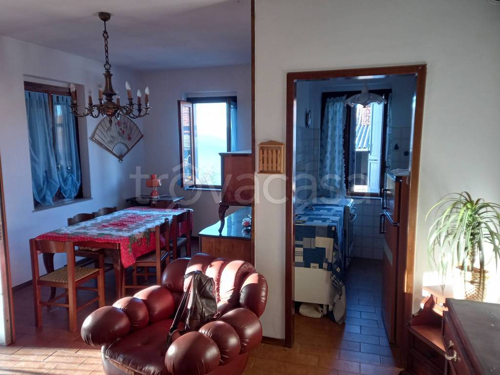 casa indipendente in vendita a Bettola