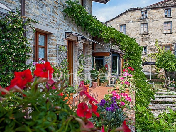 casa indipendente in vendita a Bettola