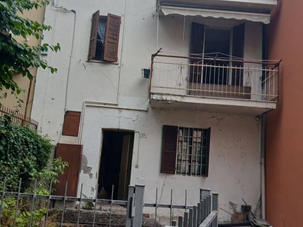 casa indipendente in vendita a Bettola