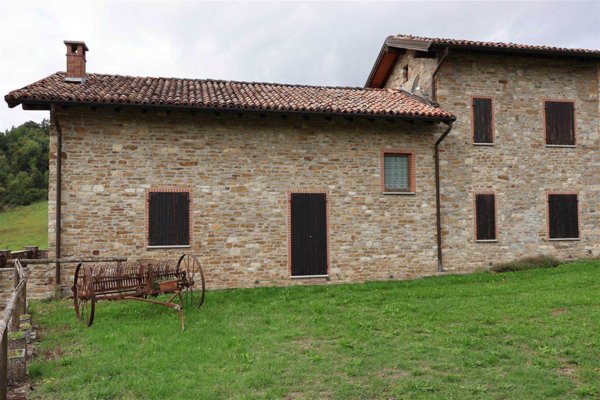 casa indipendente in vendita a Bettola in zona Pradello