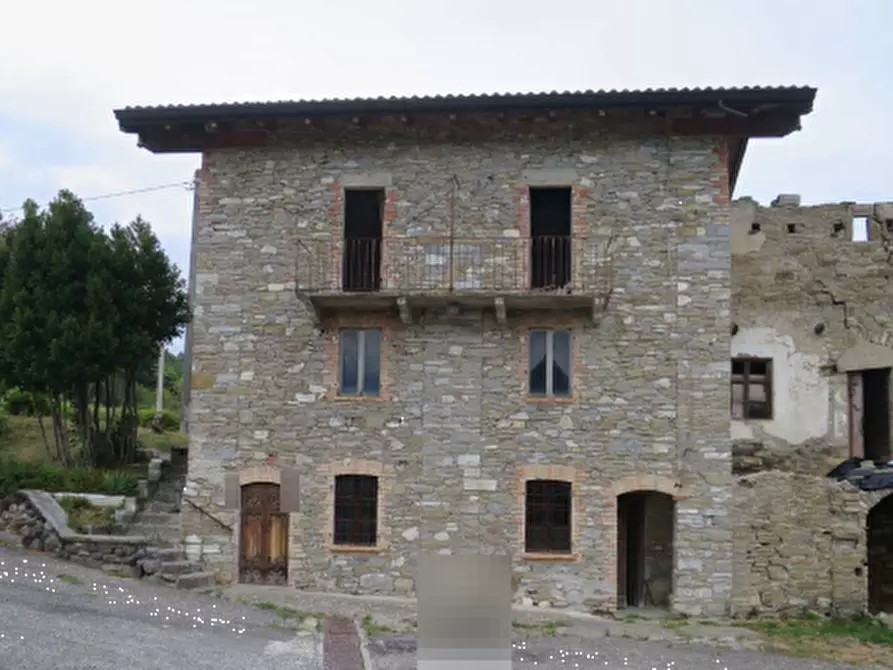 casale in vendita a Bettola