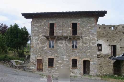 casale in vendita a Bettola