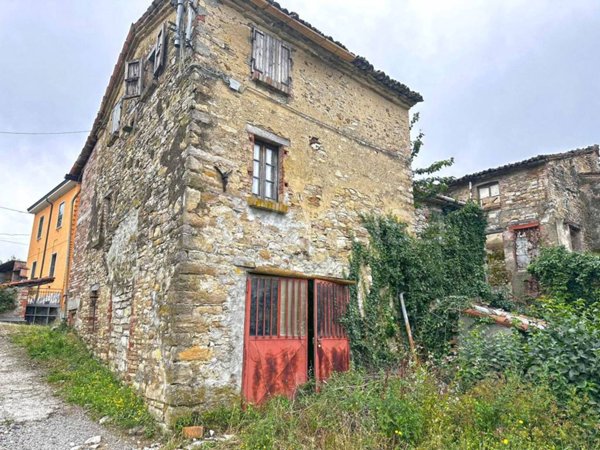 casa indipendente in vendita a Bettola