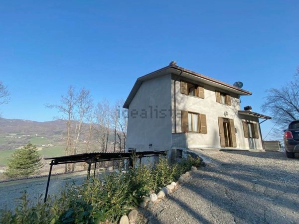 casa indipendente in vendita a Bettola