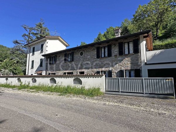 casa indipendente in vendita a Bettola