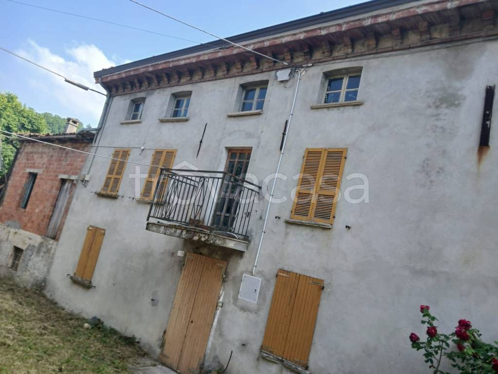 casa indipendente in vendita a Bettola