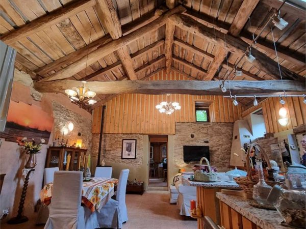 casa indipendente in vendita a Bettola