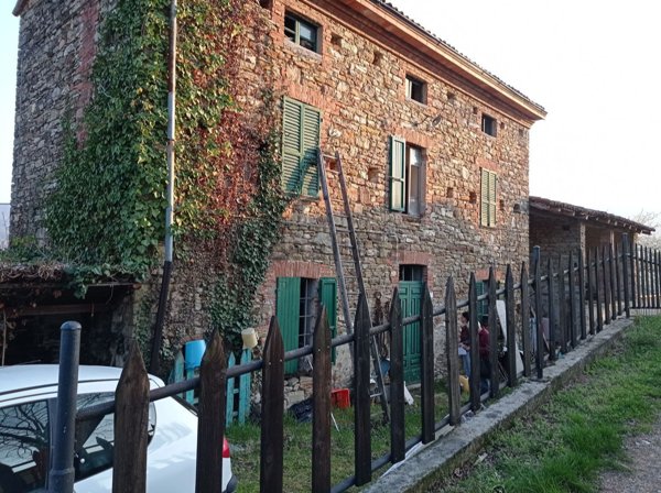 casale in vendita a Bettola