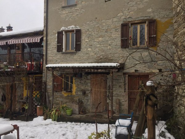 casale in vendita a Bettola