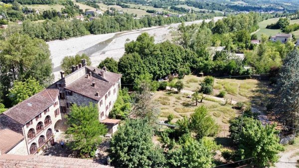 casale in vendita a Bettola