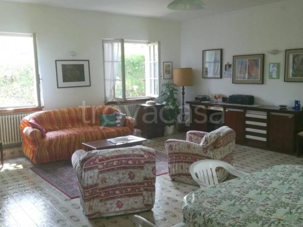 casa indipendente in vendita a Bettola