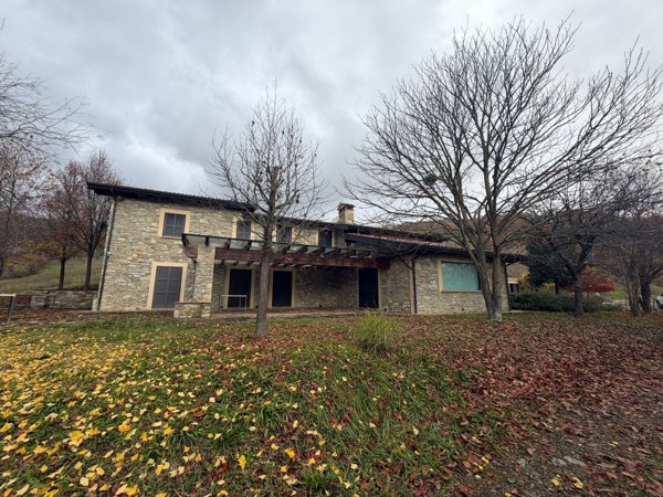 casa indipendente in vendita a Bettola