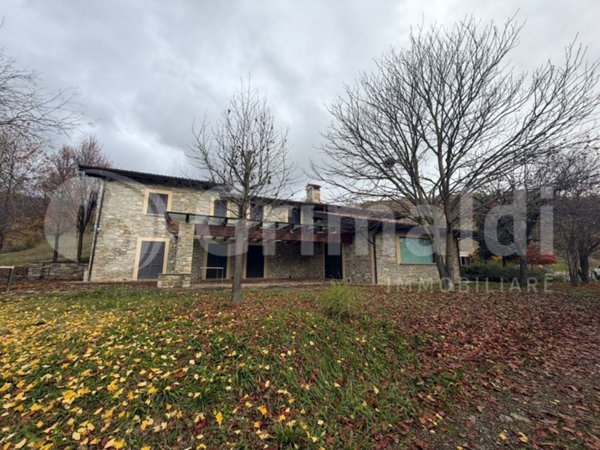 casa indipendente in vendita a Bettola