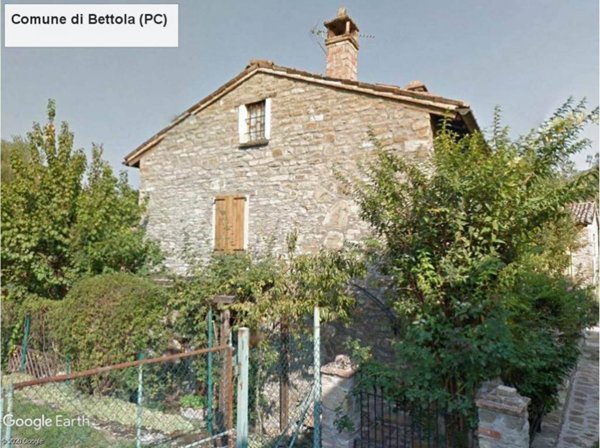 casa indipendente in vendita a Bettola