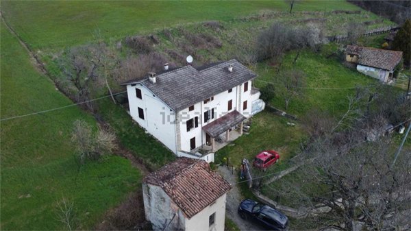 quadrivano in vendita a Bettola