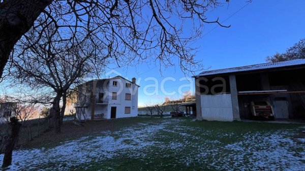casa indipendente in vendita a Bettola