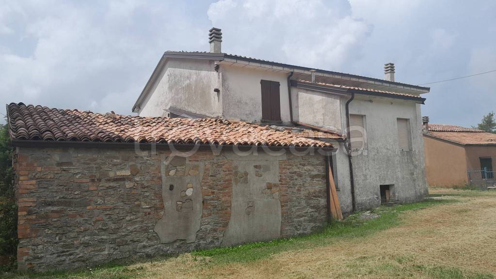 casa indipendente in vendita a Bettola