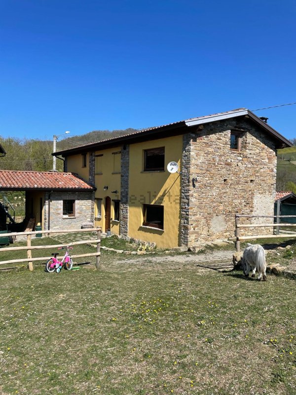 casale in vendita a Bettola
