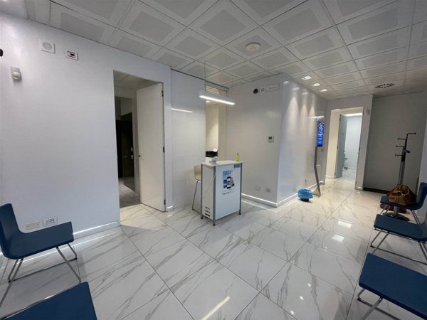 ufficio in vendita a Bettola