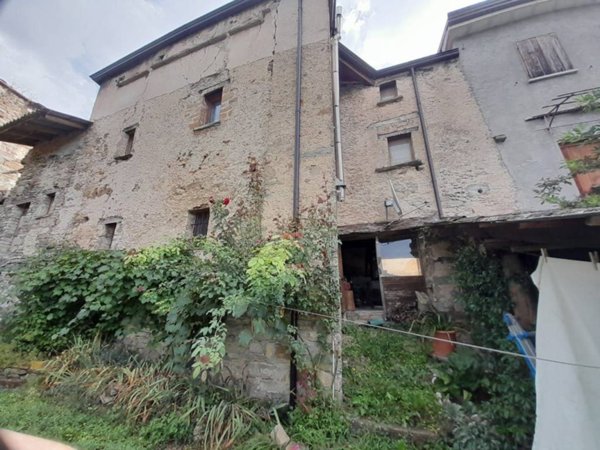 casa indipendente in vendita a Bettola