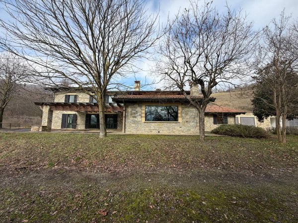 casa indipendente in vendita a Bettola