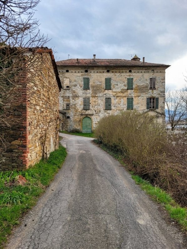 villa in vendita a Bettola in zona Roncovero