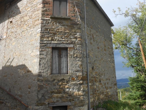 casa indipendente in vendita a Bettola