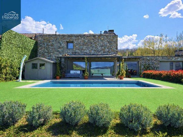 casa indipendente in vendita a Bettola