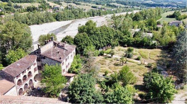 negozio in vendita a Bettola