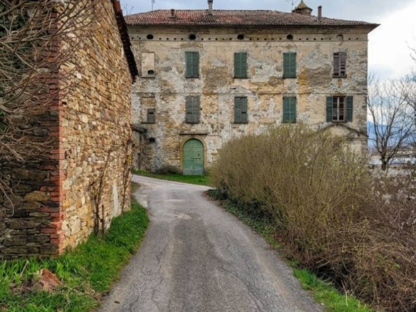 negozio in vendita a Bettola in zona Roncovero