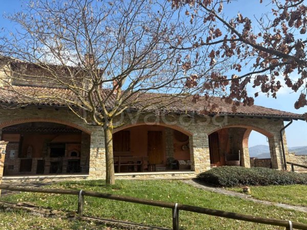 casa indipendente in vendita a Bettola