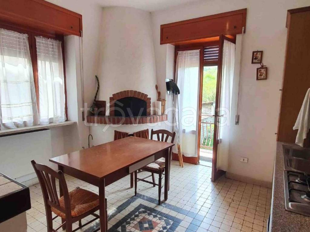 casa indipendente in vendita a Bettola