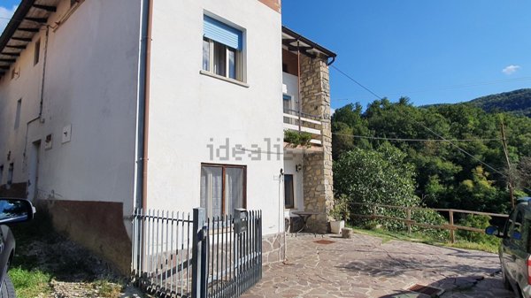 casa indipendente in vendita a Bettola