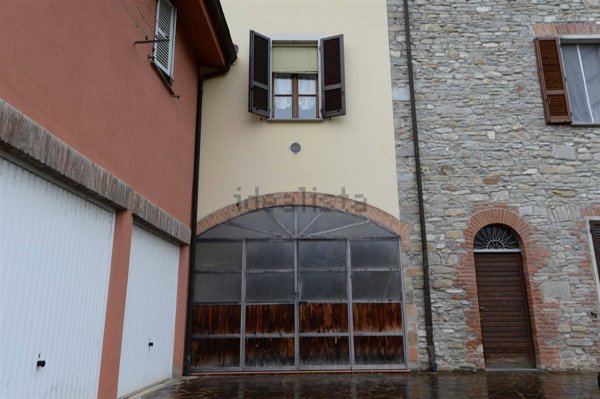 casale in vendita a Bettola