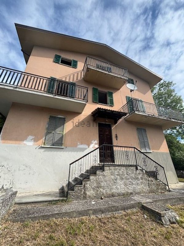 casa indipendente in vendita a Bettola