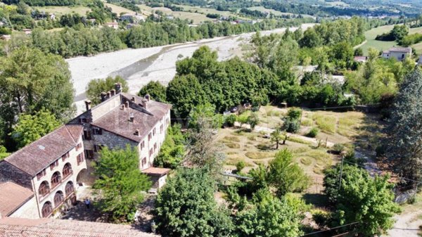 casa indipendente in vendita a Bettola