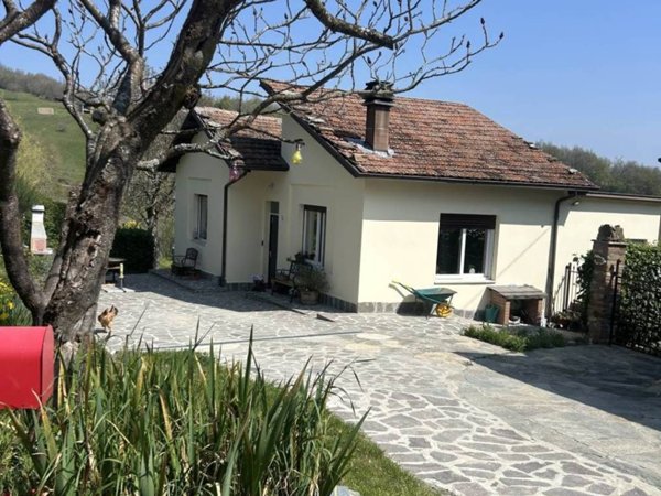 casa indipendente in vendita a Bettola in zona Ebbio